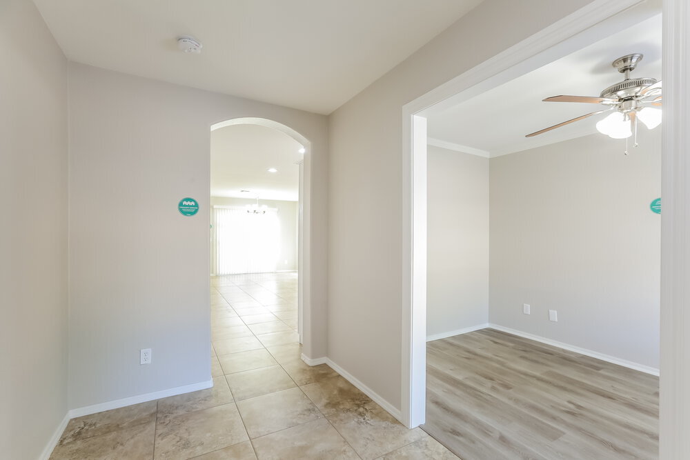 Building Photo - 3702 S 62nd Ave