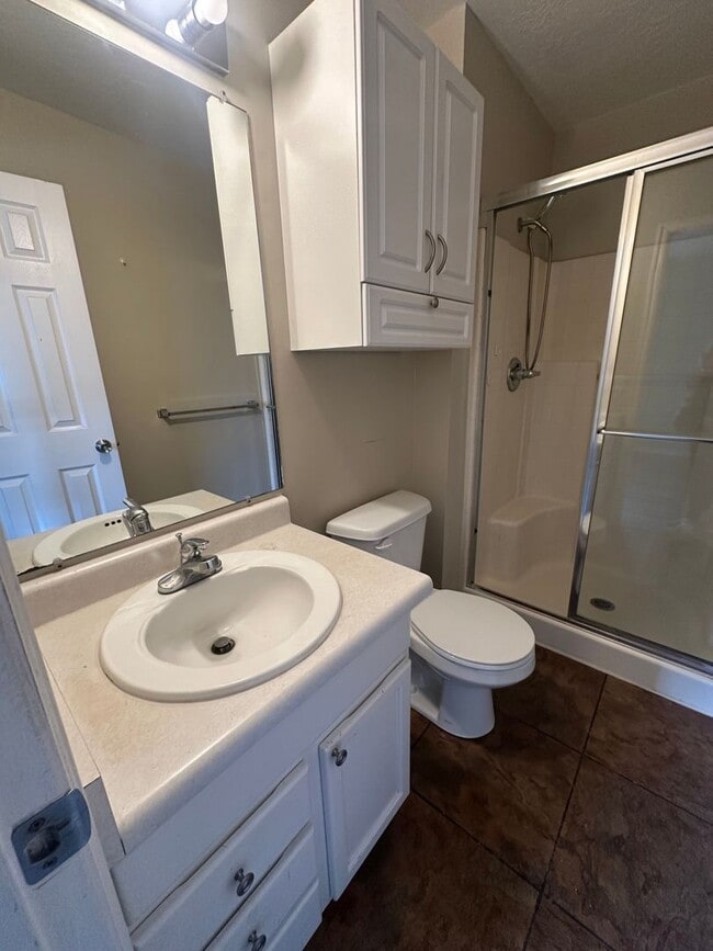 Building Photo - BEAUTIFUL TOWNHOME!!!