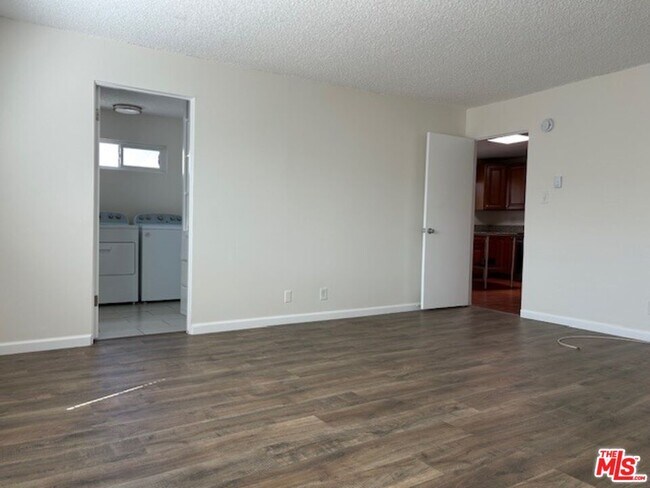 Building Photo - 36 Brooks Ave