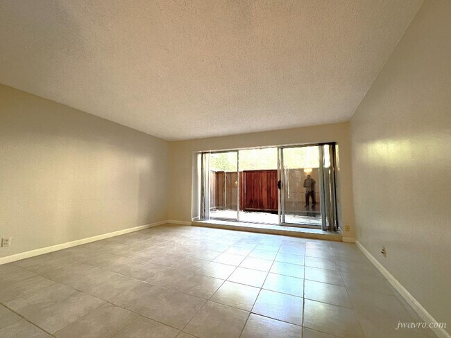 Building Photo - 1101 Continentals Way