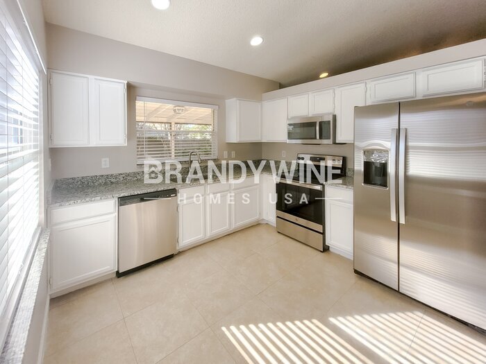 Building Photo - 542 Queensbridge Dr