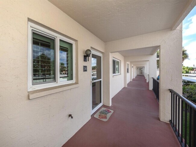 Building Photo - 220 Santa Maria St