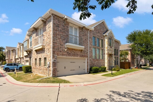 Building Photo - Richardson Townhome