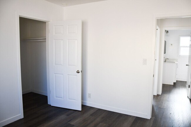 Building Photo - Jameson (167-169)