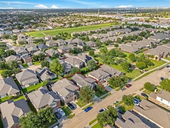 Building Photo - 16514 Sheffield Run Dr