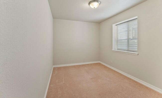 Building Photo - Cordera Home within walking to D20 Schools...