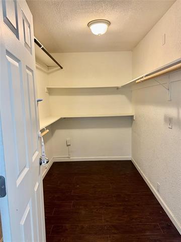 Building Photo - 611 Crestview Dr