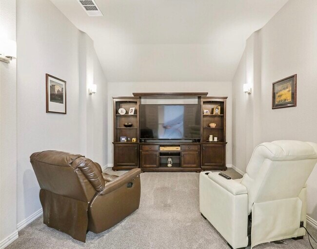 Building Photo - 1140 Barrix Dr