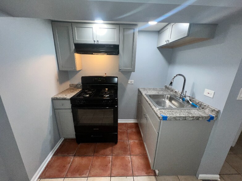 Building Photo - 2701 E 75th Pl