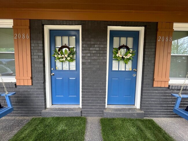 Building Photo - 2088 Oliver Ave