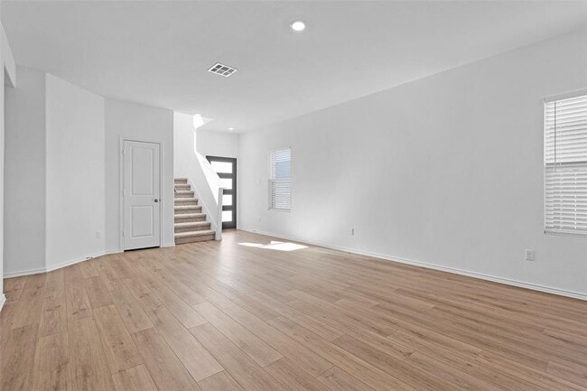 Building Photo - 105 Allegro Dr