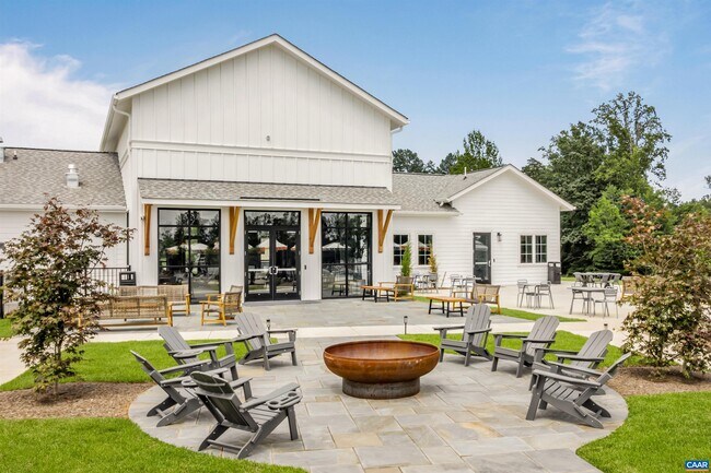 Building Photo - 92 Everglades Rd