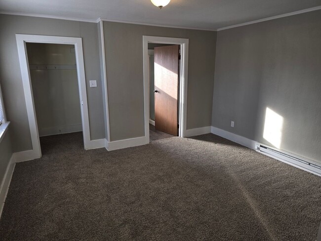 Building Photo - 503 W 5th Ave