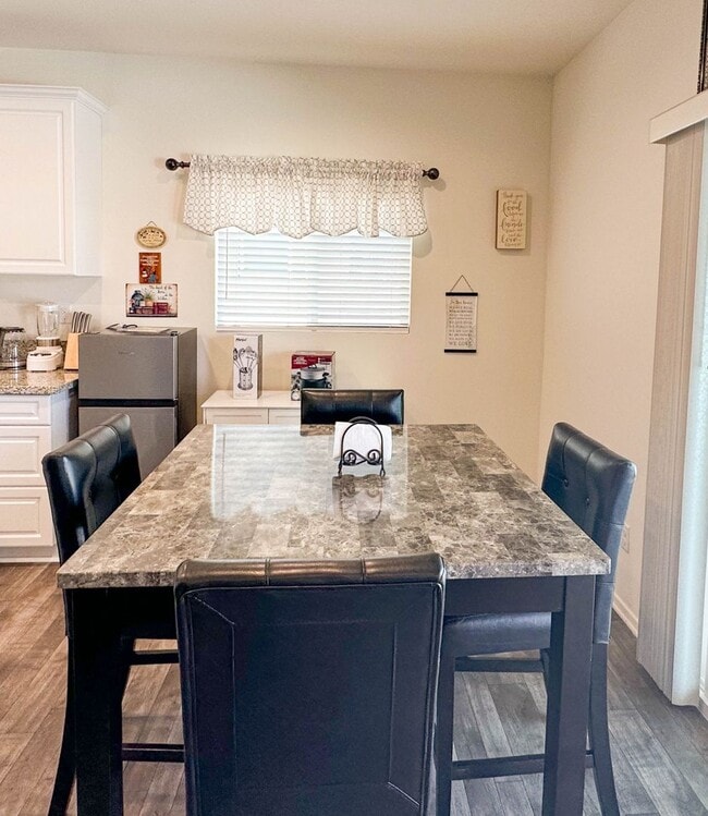 Building Photo - COMING SOON! * RARE OPPORTUNITY * SENIOR (55+) ROOM FOR RENT IN PRISTINE GATED COMMUNITY IN MENIFEE!