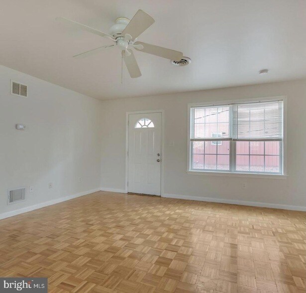 Building Photo - 9 E 26th St
