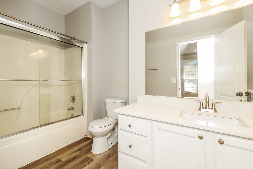 Building Photo - 4048 Golfview Ct