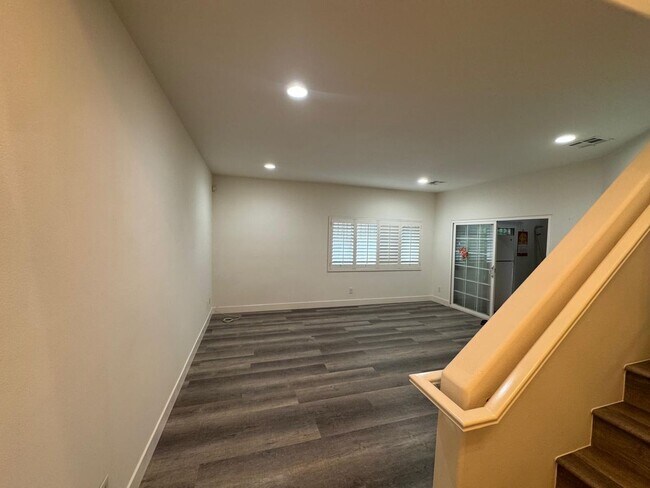 Building Photo - 13358 Ramona Blvd