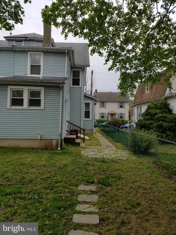 Building Photo - 420 Ash St