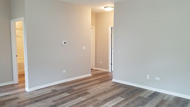 Building Photo - Emery Oak-2Br/2Ba Rental Home-First Floor