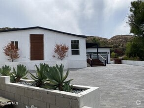 Building Photo - 152 Kings Pl