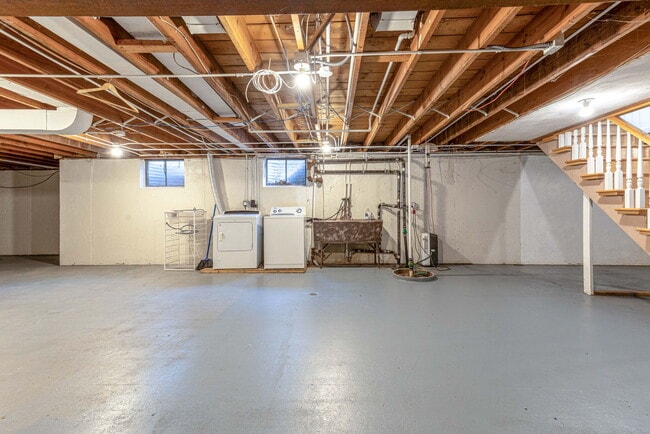 Building Photo - 996 Castlegate Ct