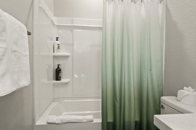 Building Photo - 6606 W Paradise Ln