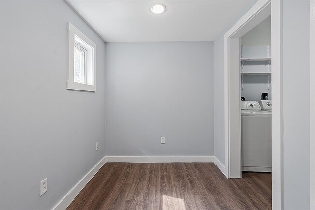 Building Photo - 31 Mill St