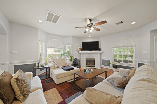 Building Photo - 6426 E Linpar Ct
