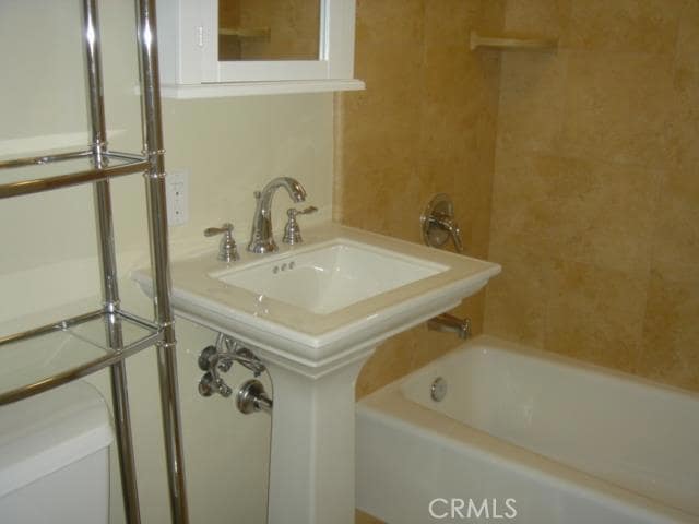 Building Photo - 1129 N Briarwood St