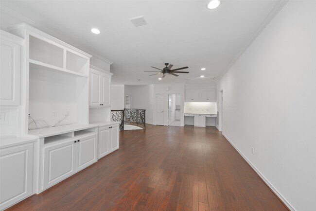Building Photo - 3724 Wroxton Rd