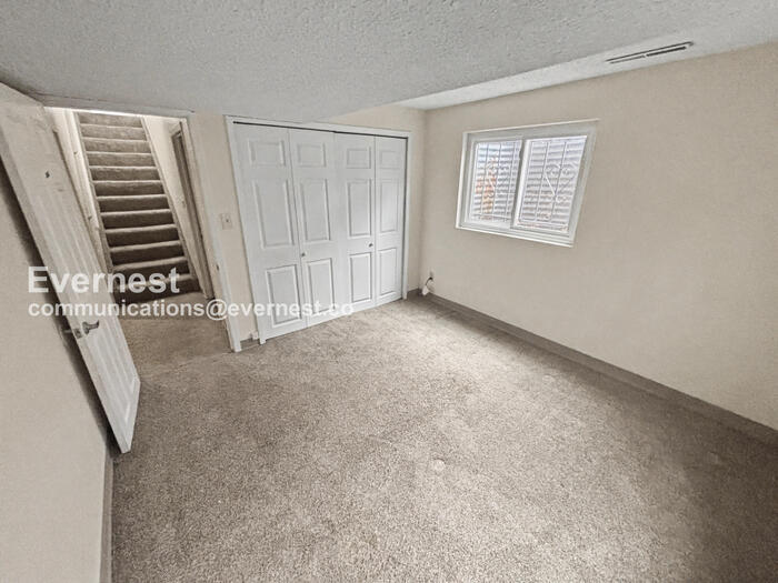 Building Photo - 4660 Anjelina Cir N