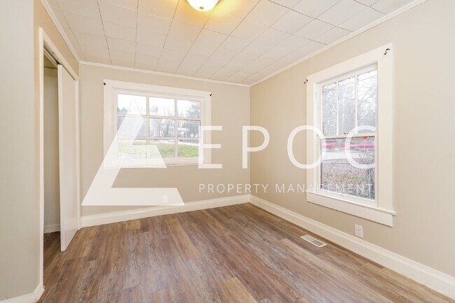 Building Photo - 1310 Phipps Ave