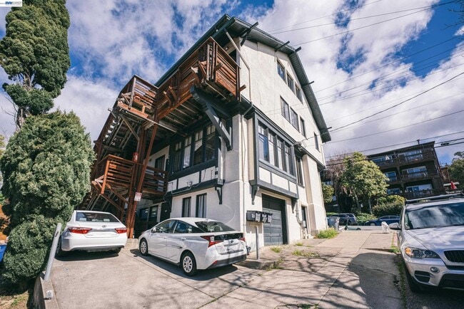 Building Photo - 2905 Channing Way