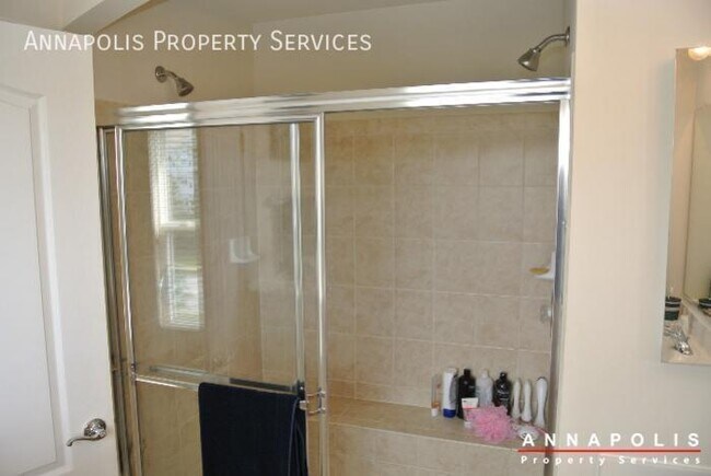 Building Photo - 902 Kestrel Ct