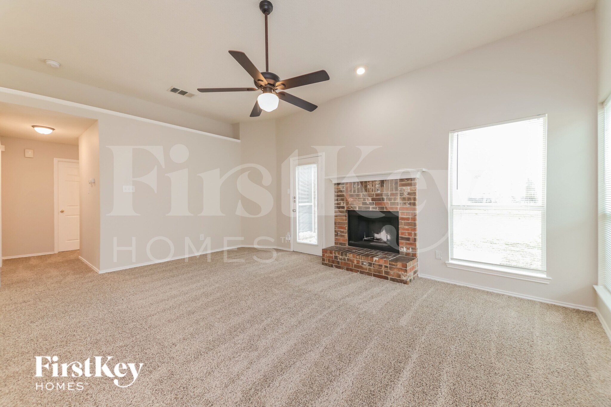 Building Photo - 144 Pinion Ln