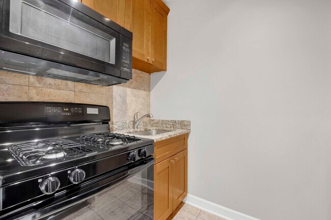 Building Photo - 414 Walnut St