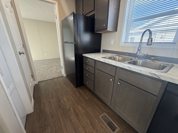 Building Photo - 38127 Ducharme Dr