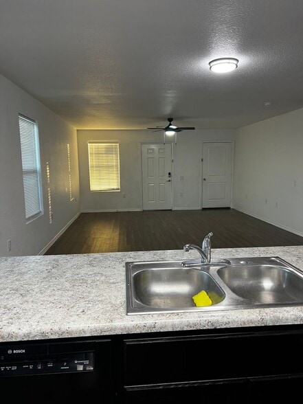 Building Photo - 7002 Cozy Run