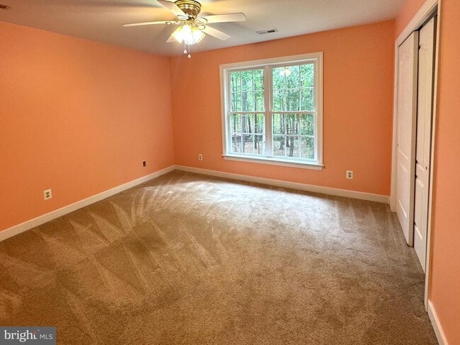 Building Photo - 11000 Farmview Way