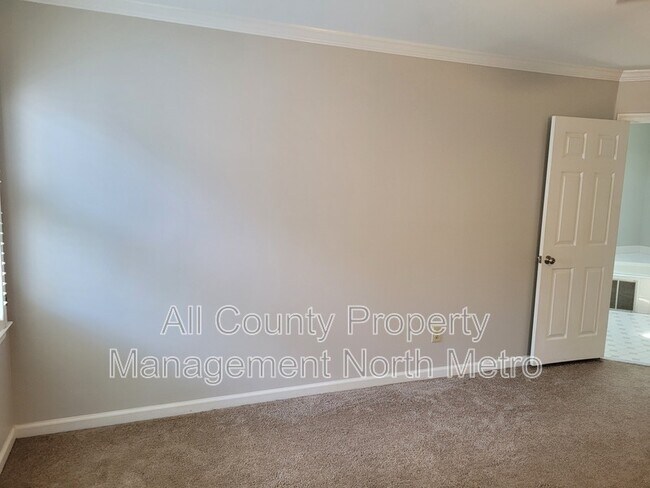Building Photo - 1406 Defoors Dr NW