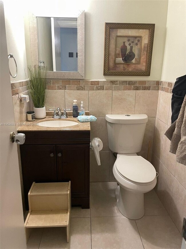 Building Photo - 1090 NW 123rd Ct