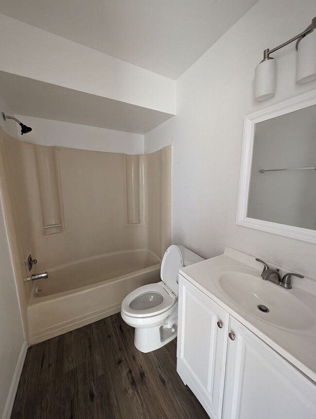 Building Photo - Crystal River 3/1 Duplex Available Near Wa...