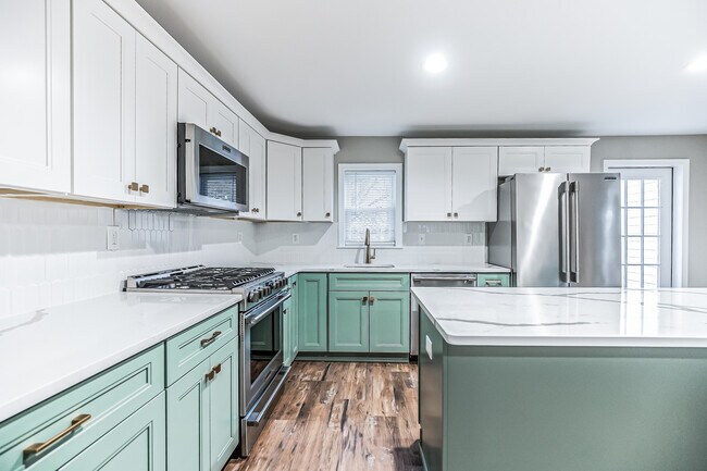 Building Photo - 203 Ford St