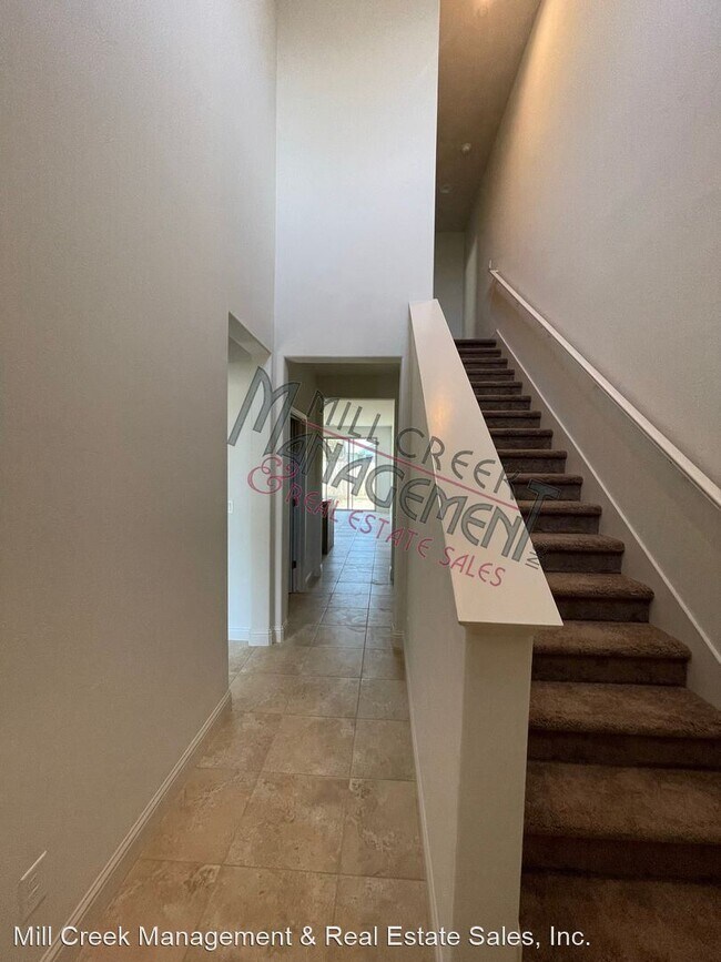 Building Photo - 3 br, 3 bath House - 4444 S. University