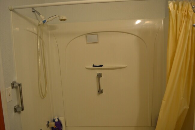 Building Photo - Nice and previously remodeled 2 bedroom w/ detached 3rd bedroom, carport & storage garage in Clay...