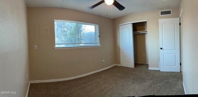 Building Photo - 5527 Carousel Dr