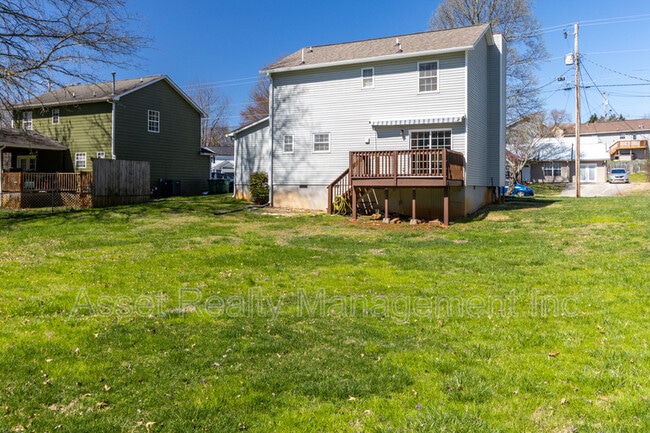 Building Photo - 4400 Northgate Dr