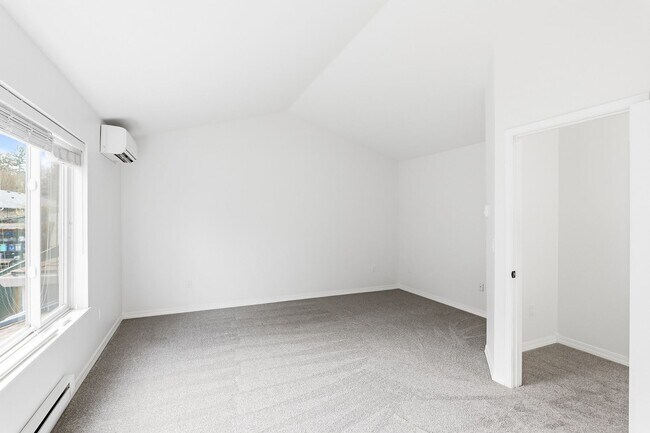 Building Photo - Orchard Hills Condominium Spacious 2-Bedroom Townhome with Modern Upgrades & Great Amenities