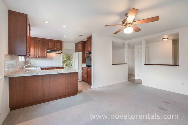 Building Photo - 2665 Center Rd