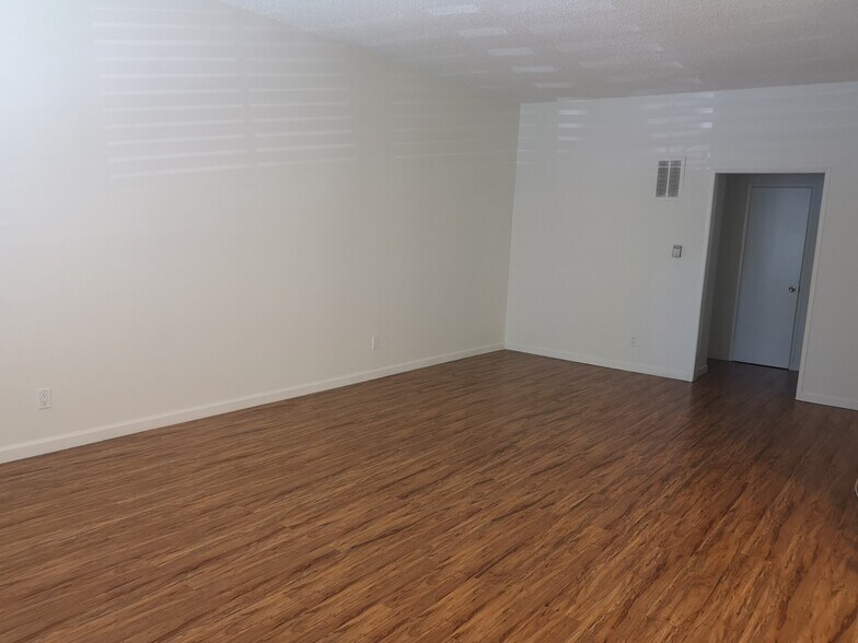 Building Photo - 3675 Monon St